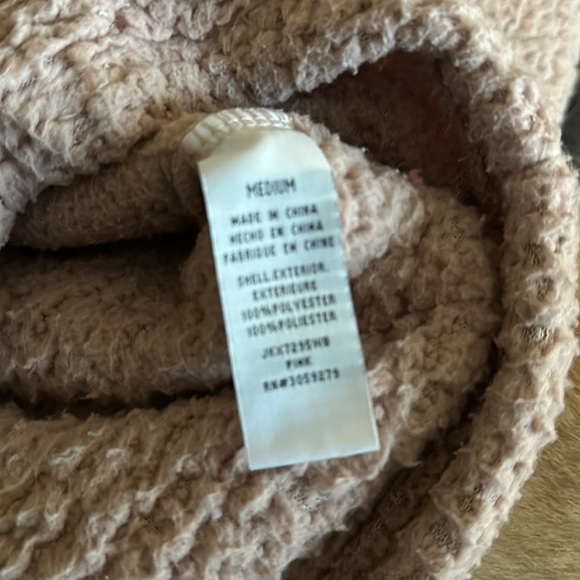 Pink soft pullover size medium - Picture 4 of 4